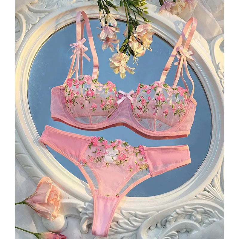 Conjunto de Lingerie Bordada com Flores