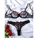 Conjunto de Lingerie Bordada com Flores