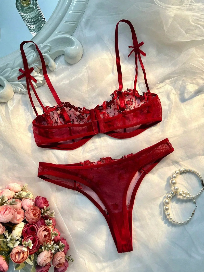 Conjunto de Lingerie Bordada com Flores