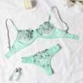 Conjunto de Lingerie Bordada com Flores